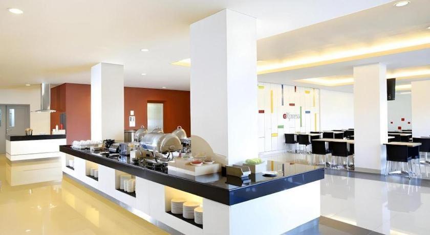 Amaris Hotel Pakuan Bogor Exterior photo