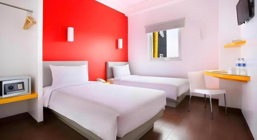 Amaris Hotel Pakuan Bogor Exterior photo